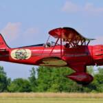 Superbe Waco YMF-SFC à l'atterrissage : OO-WCO