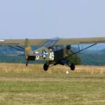 Dès le vendredi après-midi : les avions des aérodromes les plus éloignés arrivent : Piper J3 venu de Suisse