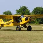 Arrivé d'Allemagne ce Piper J3 (D-ELWE) Une bonne quinzaine d'avions de ce type sur ces 2 journées.