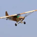 F-BNMP : Piper PA-18 à l'atterrissage